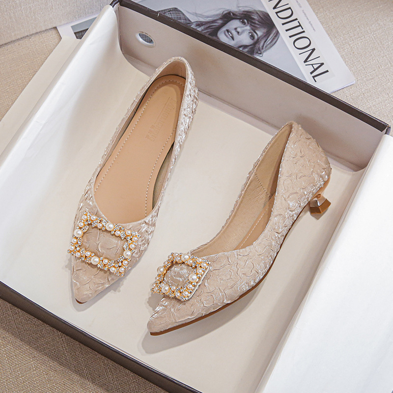 Sepatu hak rendah berujung run - Wedding Fx ulasan dan harga